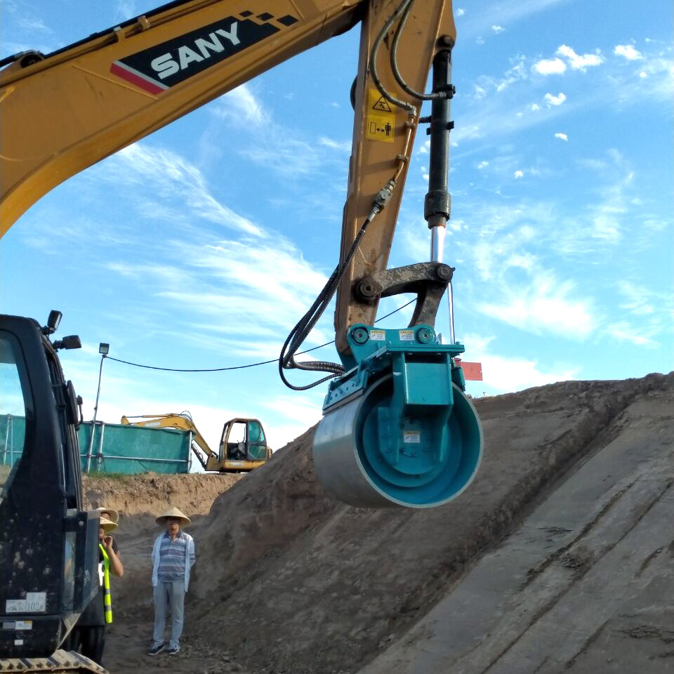 hydraulic excavator compaction roller attachment for trench slope compaction