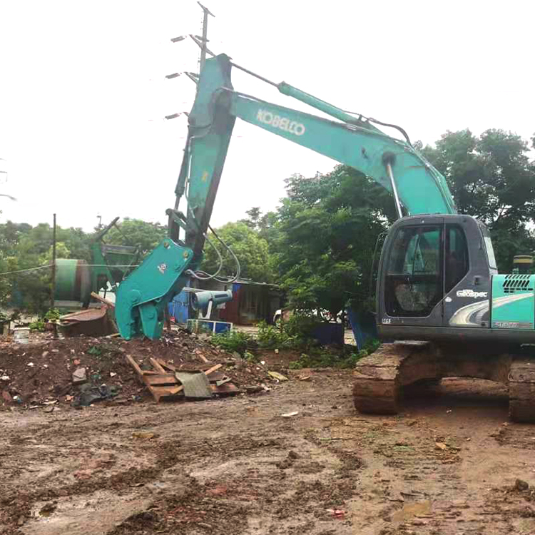 excavator hydraulic pulverizer attachment for demolition cleanup