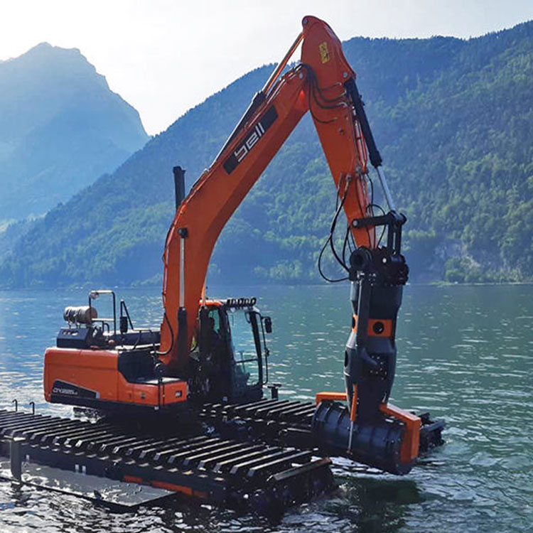 Excavator Mounted Hydraulic Slurry Pump working from floating excavator platform