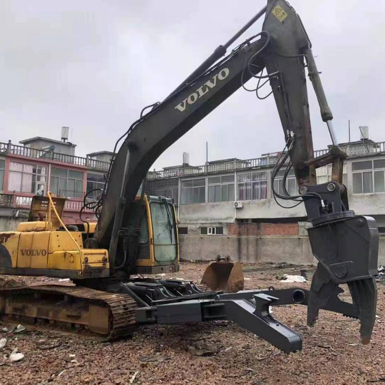 vehicle processing holding arm on excavator